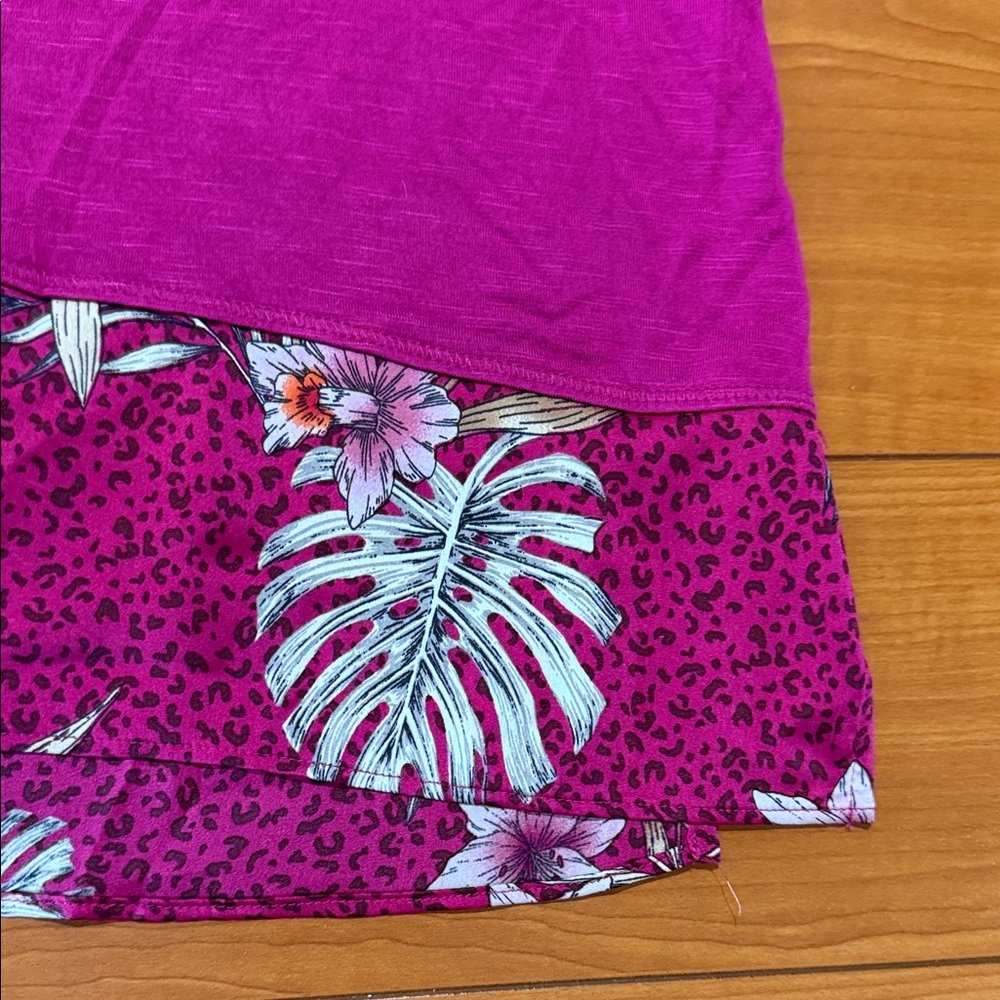 White House Black Market Fuchsia Floral Tank Top - Picture 3 of 7